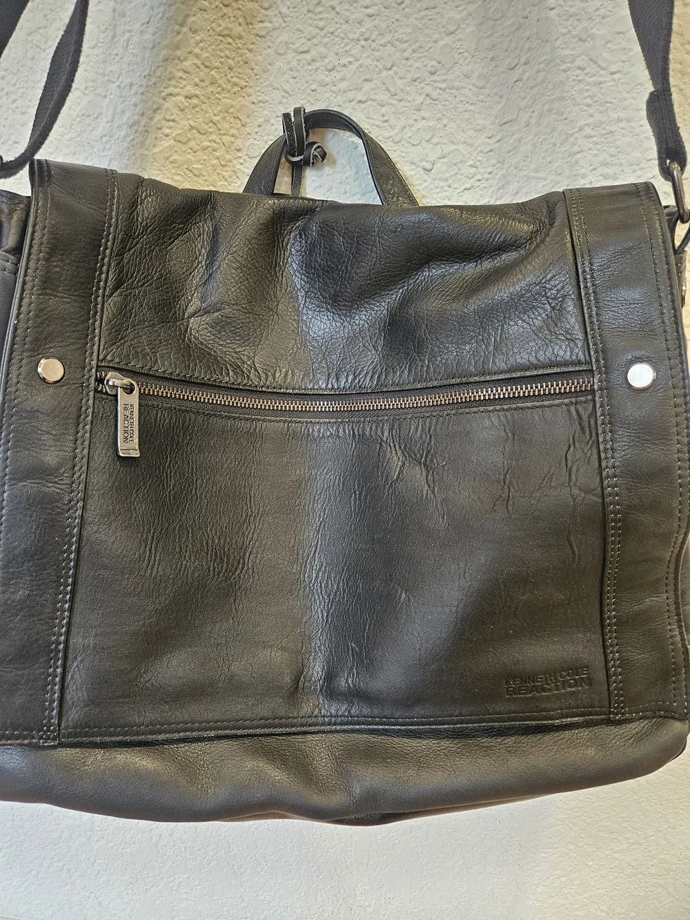 Kenneth Cole Reaction Men's Black Leather Messenger Bag Travel Crossbody